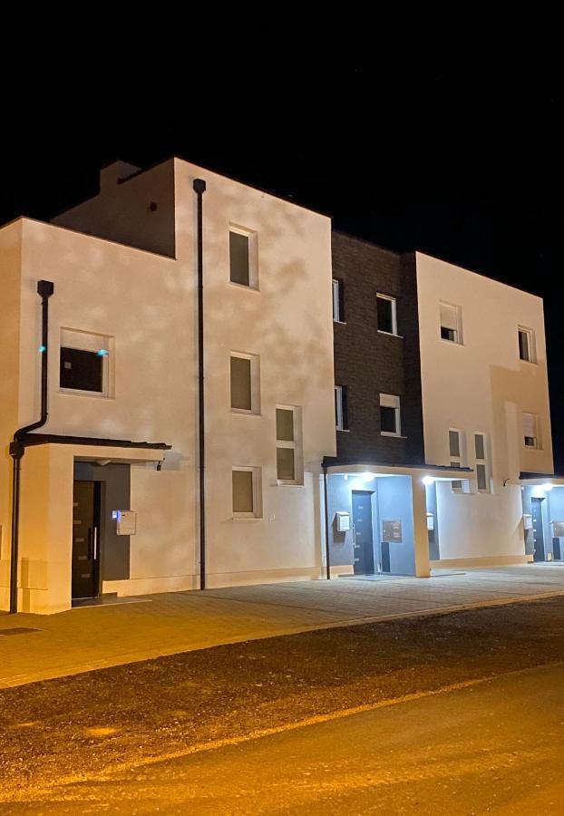 Penthouse West S Daire Varaždin Dış mekan fotoğraf